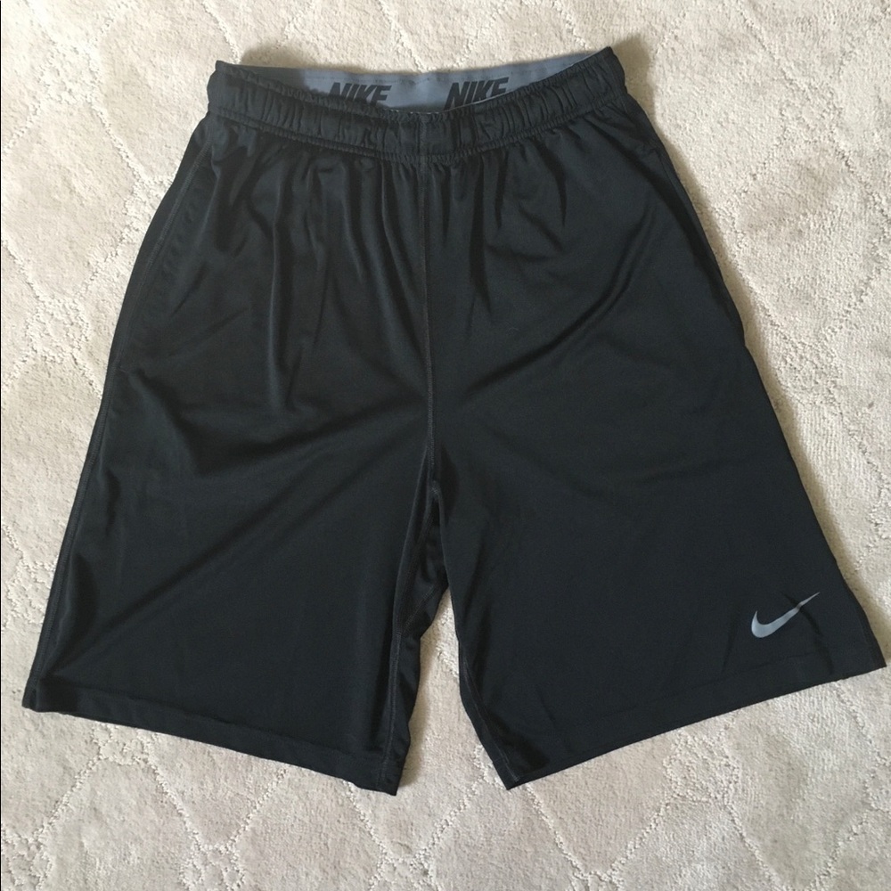 Nike Dri-fit black athletic shorts sz M 10” inseam